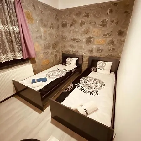 Tas Konak *